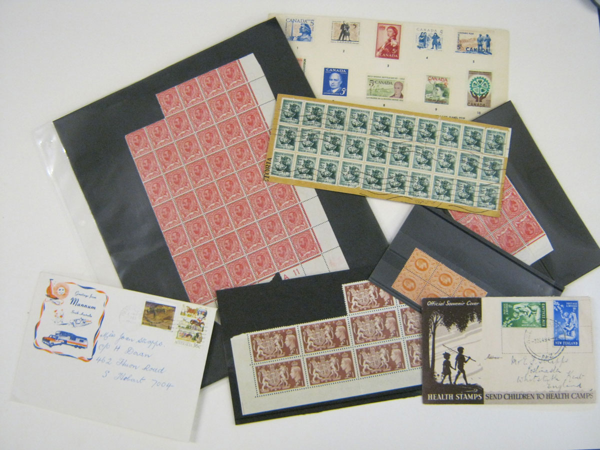 Packet small lot assorted stamps including GB 1911, Watermark Imperial Crown 1 penny mint blocks of