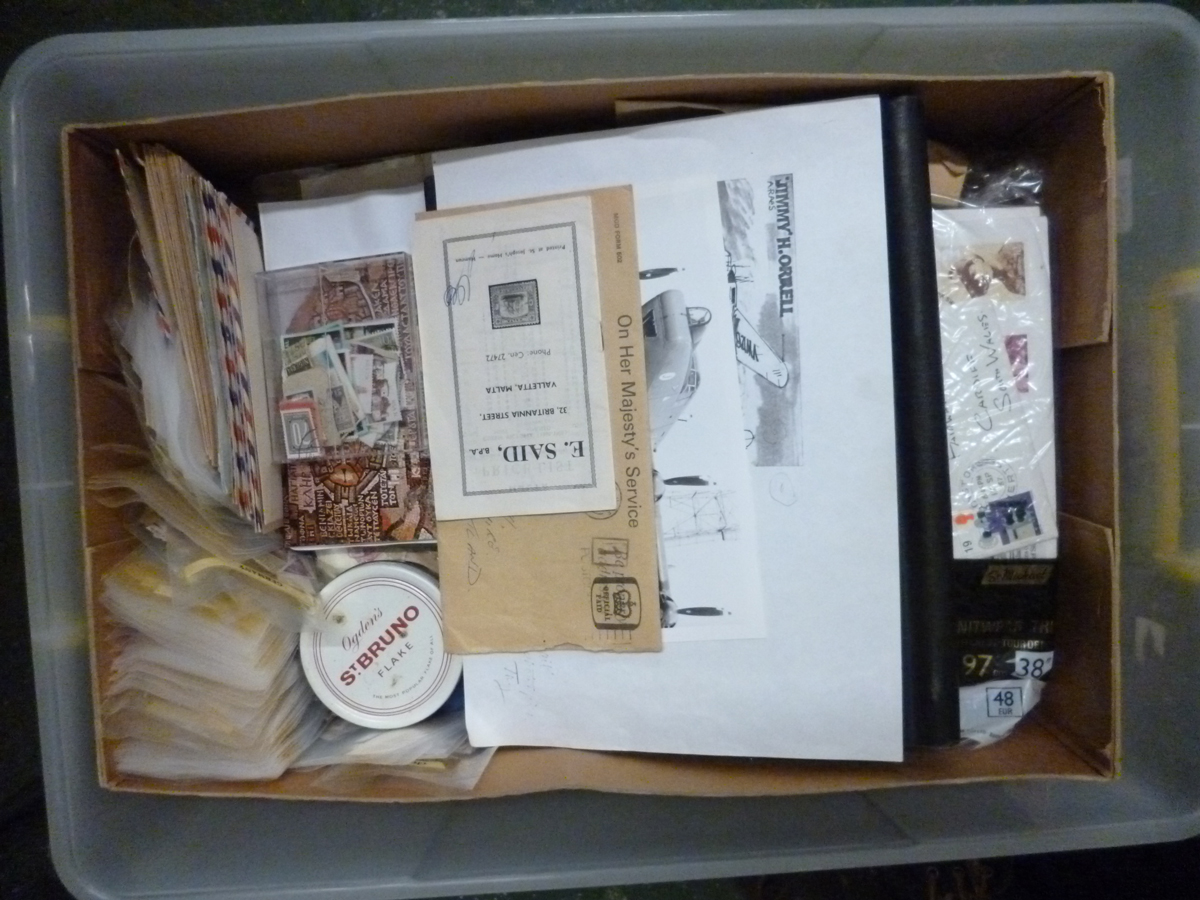 A Large Box: World, mainly GB and Commonwealth mint and used Collection, in Albums / Stock Books,