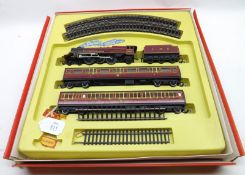A Tri-ang Hornby RS609 Express Passenger Set, comprising a Princess Elizabeth Loco and Tender, two