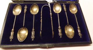 A Cased Set of Six Apostle Spoons and accompanying Sugar Nips, Birmingham 1900, weight approx 1 ½ oz