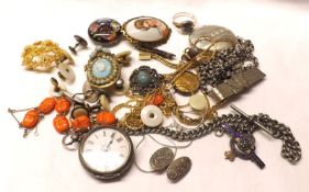 A Packet of assorted Victorian and later Jewellery items, including Oval Locket and Chain; Fob