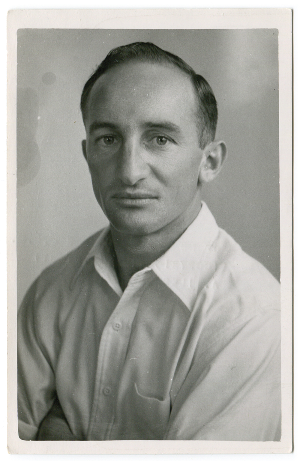 Leonard Livingston. New South Wales, Northamptonshire & M.C.C. 1941-1957. Mono real photograph