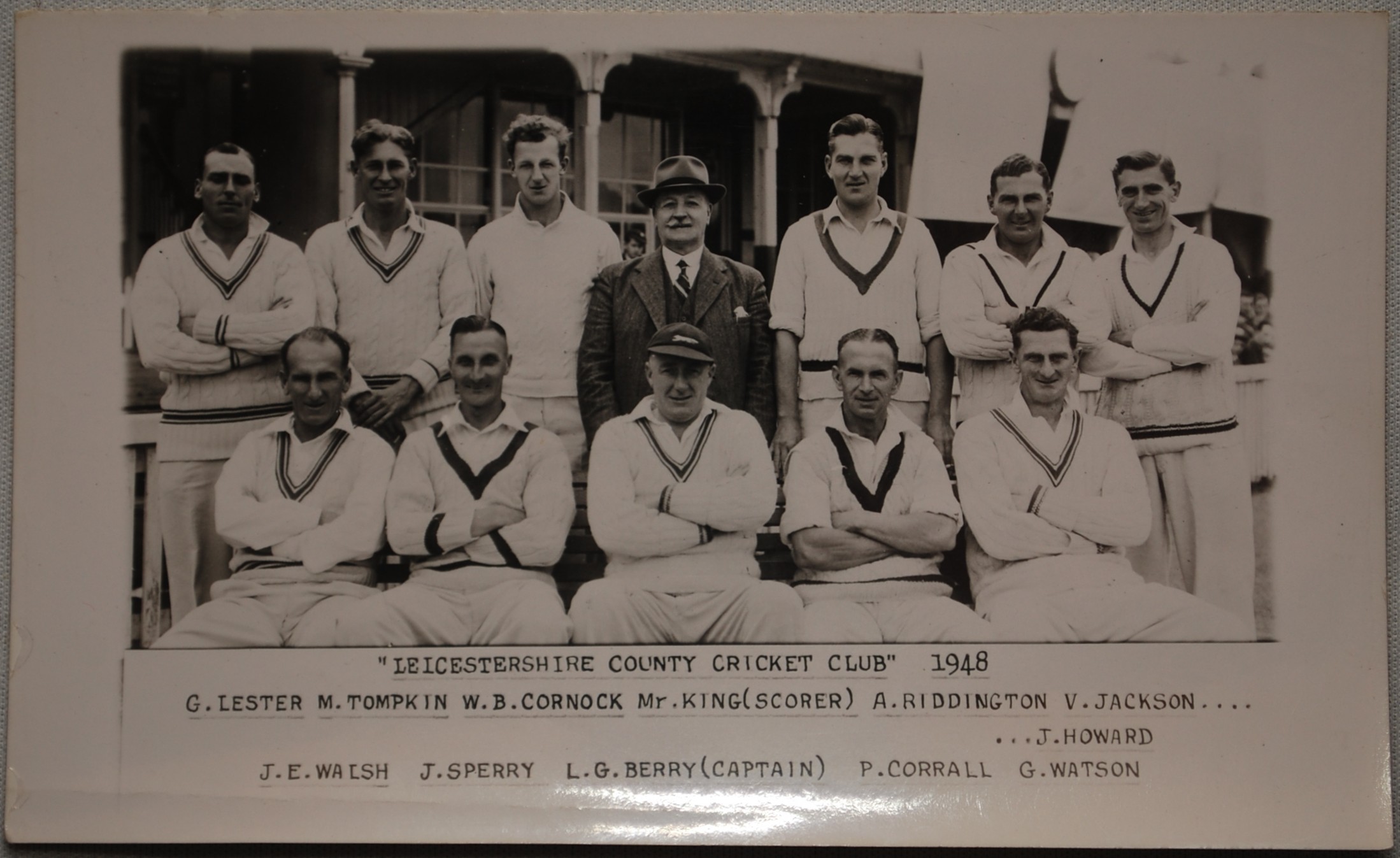 Leicestershire C.C.C. 1948. Excellent mono real photograph plain back postcard of the team seated