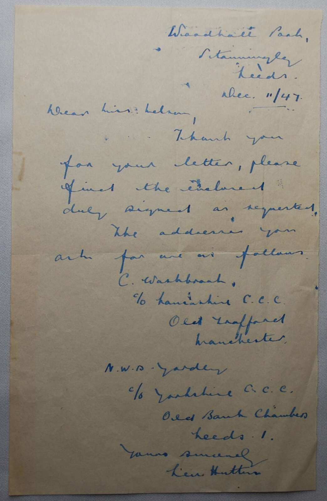 Len Hutton. Yorkshire and England. One page handwritten letter from Hutton, dated 11 December 1947,