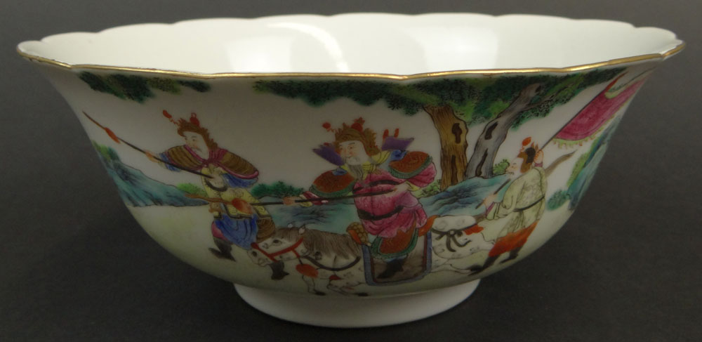 Chinese Famille Rose Porcelain Bowl with Warrior Decoration. Dialoguing (1821-1850) Reign Mark to