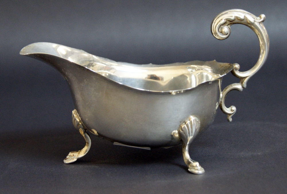 Hallmarked silver sauce boat, dated 1934