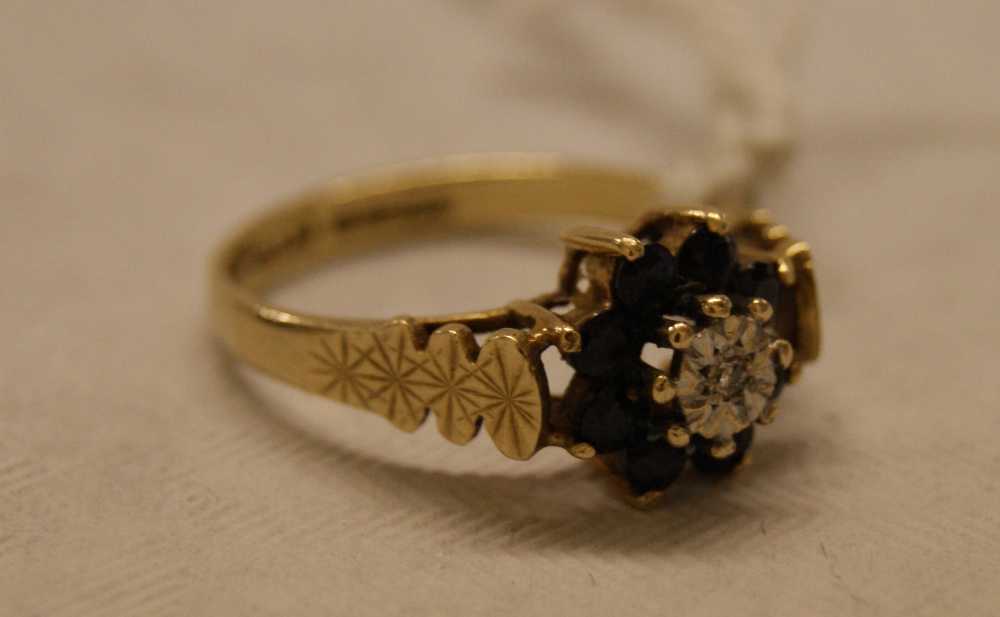 9ct gold sapphire cluster ring