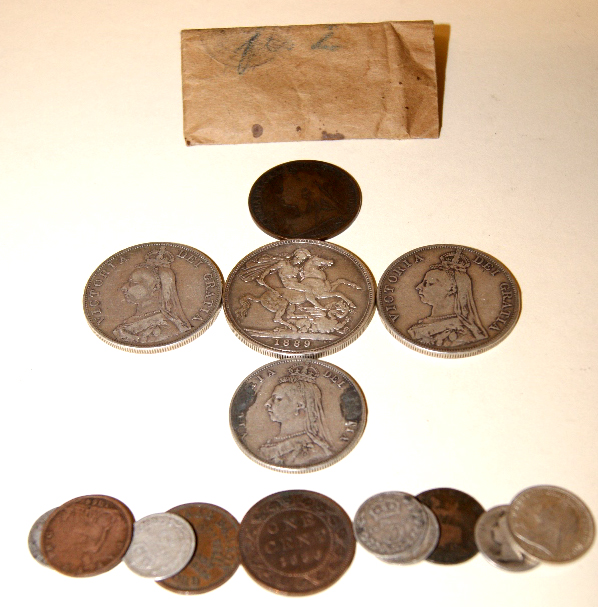 Victorian mixed coinage, to include Crowns, Shillings, colonial monies and Maundy money. Total