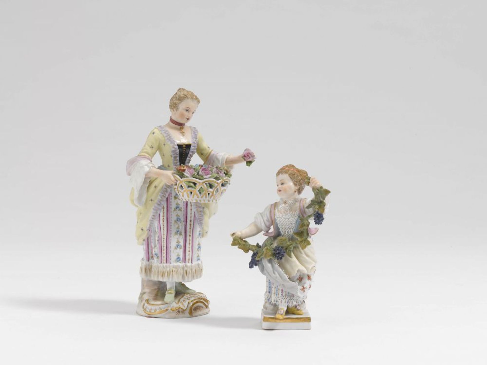 Kleine Winzerin und Gärtnerin Meissen   Porzellan. Farb- und Goldstaffage, eine Figur mit