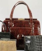 Handtasche mit Henkel - Hermes-Stil - Braunes Krokoleder. 29 x 38 x 14 cm. Innen mit kleinem