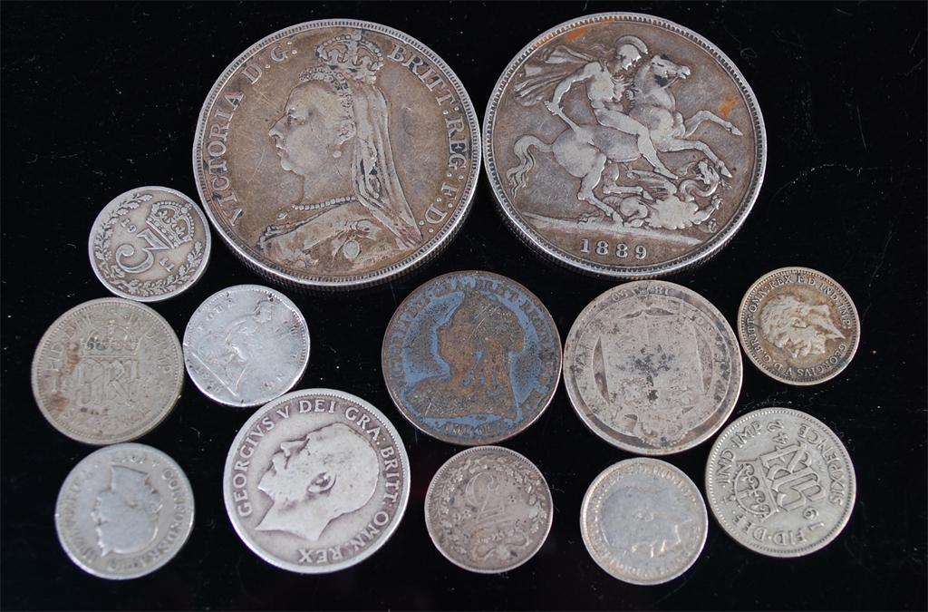 Great Britain, mixed lot of silver coins to include; 2x 1889 Victoria Jubilee head crowns,