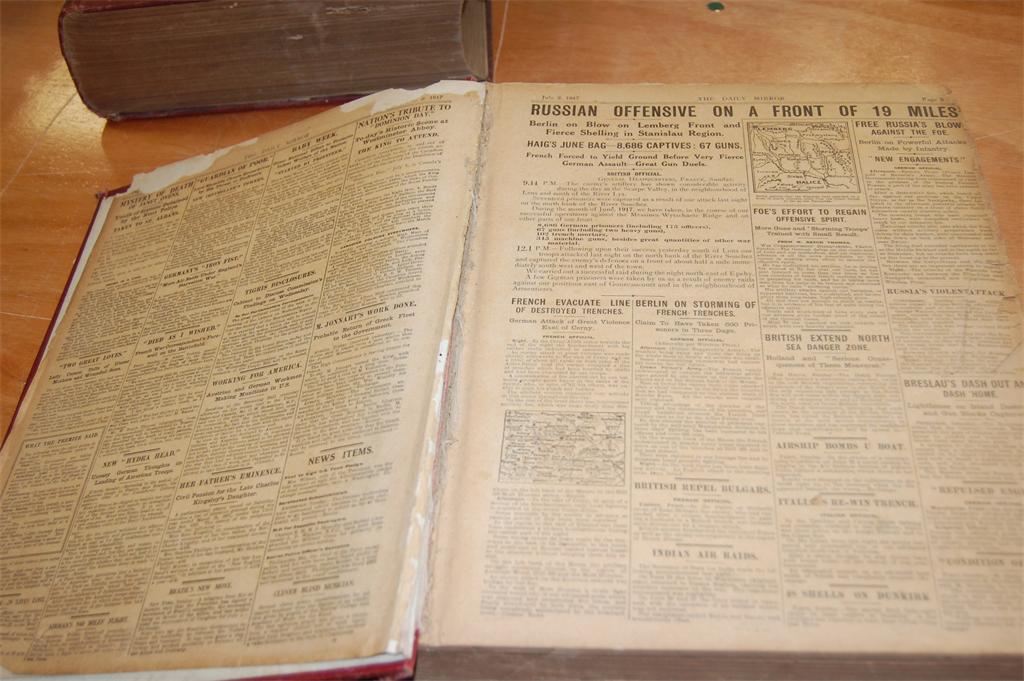 DAILY MIRROR, six bound volumes of the Daily Mirror Jan 1915 to Dec 1917 inclusive, maroon cloth ( - Image 2 of 6