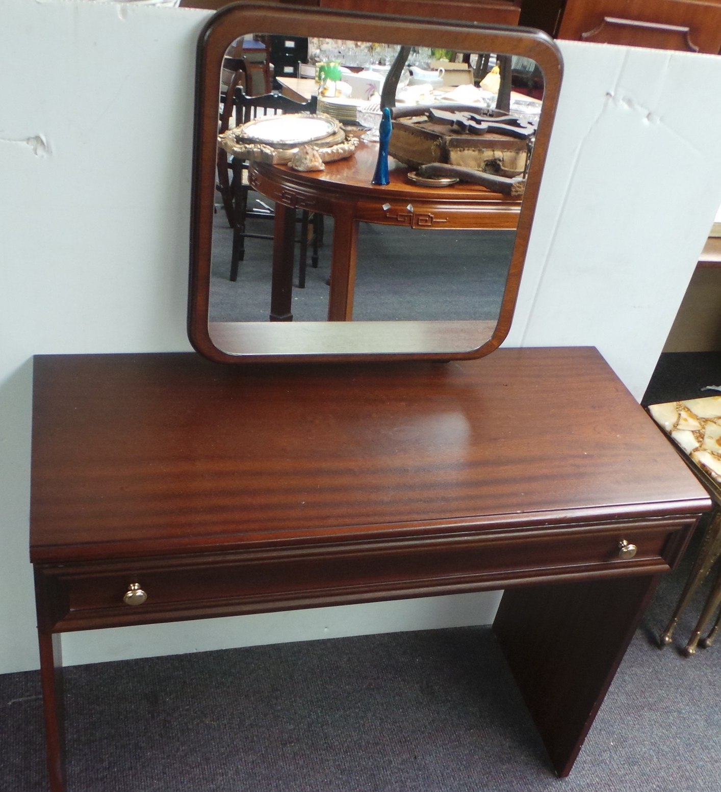 Modern Ladies Dressing Table