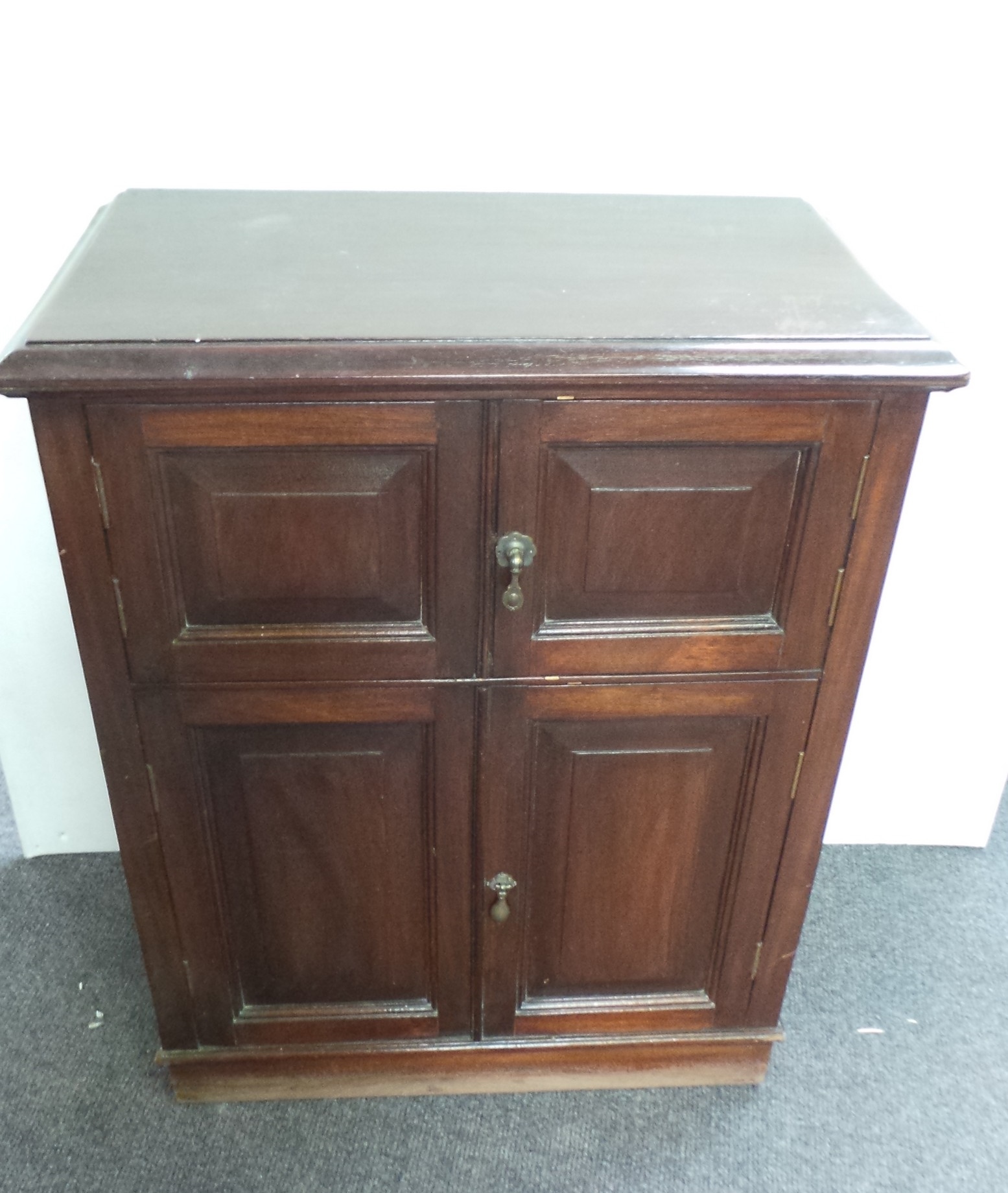 2 Door Cabinet