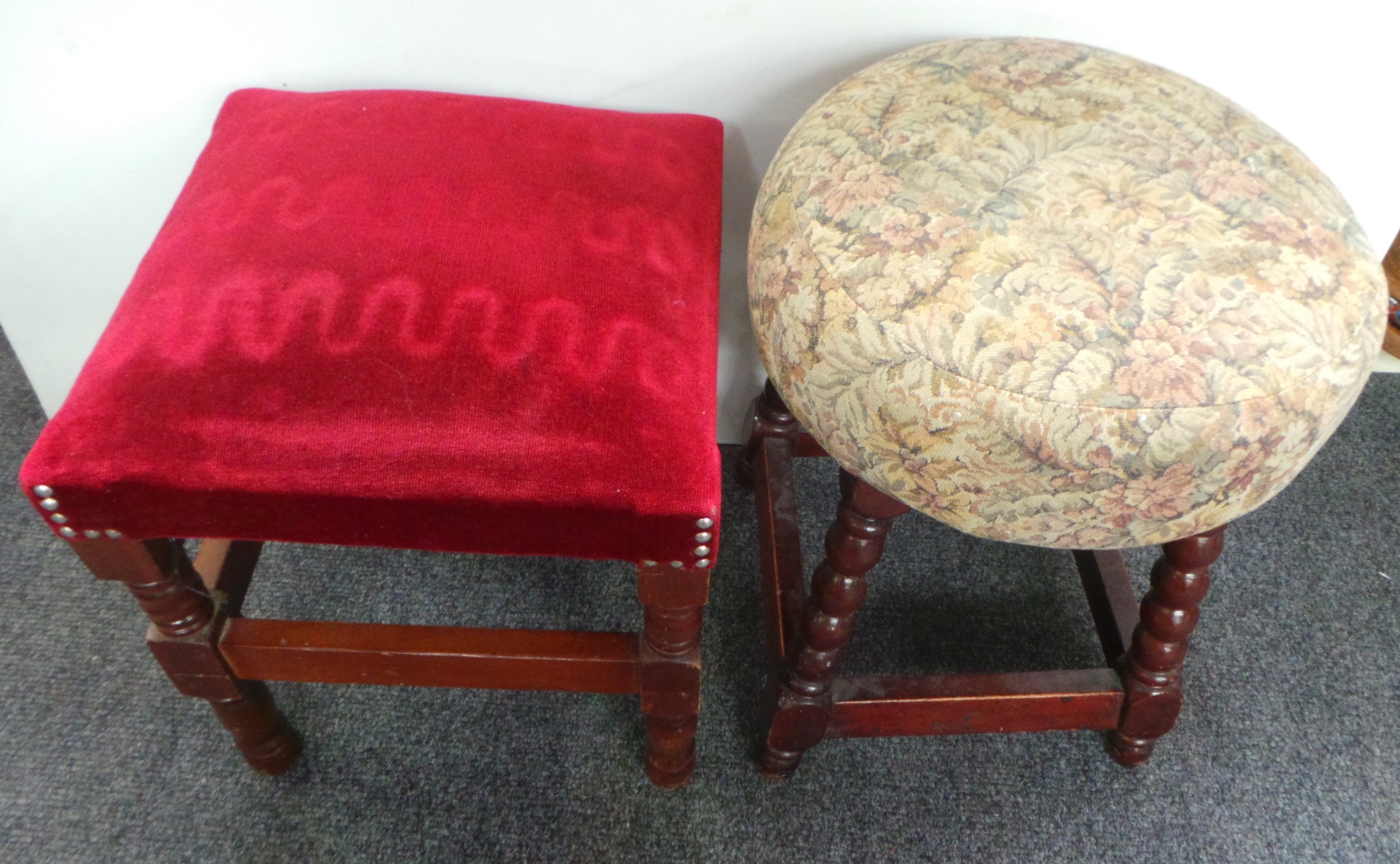 Lot of 2x Stools