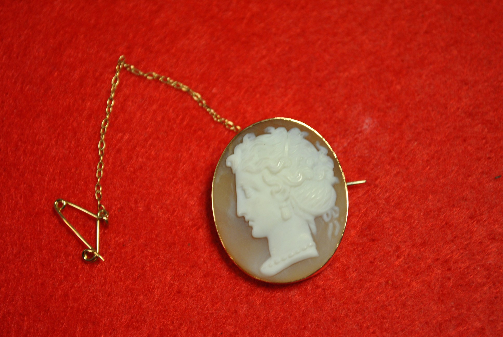 9ct Cameo Brooch