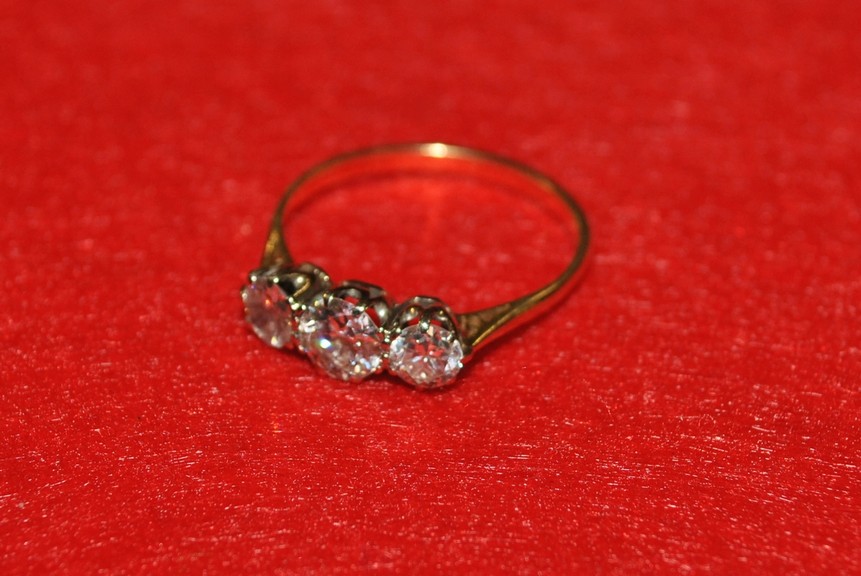 18ct Antique Diamond 3 Stone Ring 1.2 Caret