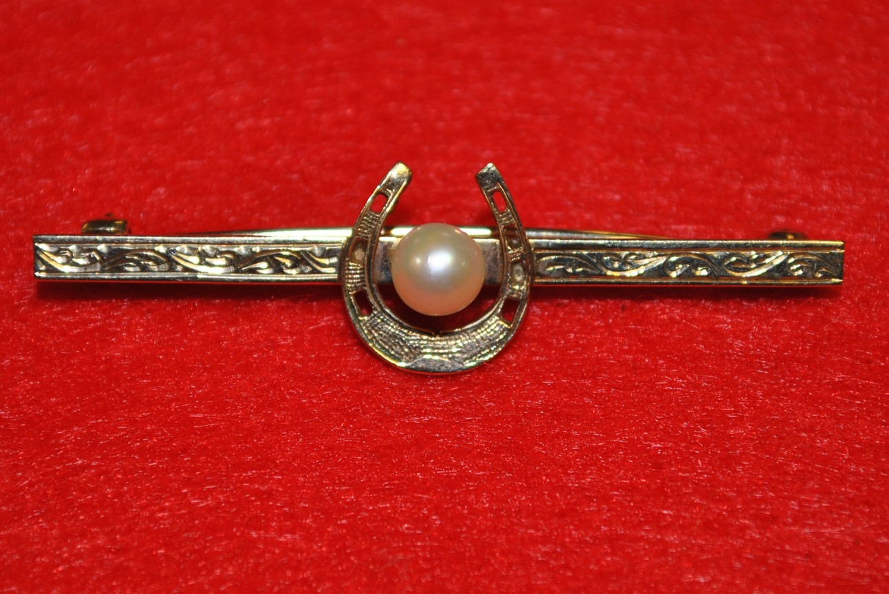 Antique Gold Pearl Set Horseshoe Brooch