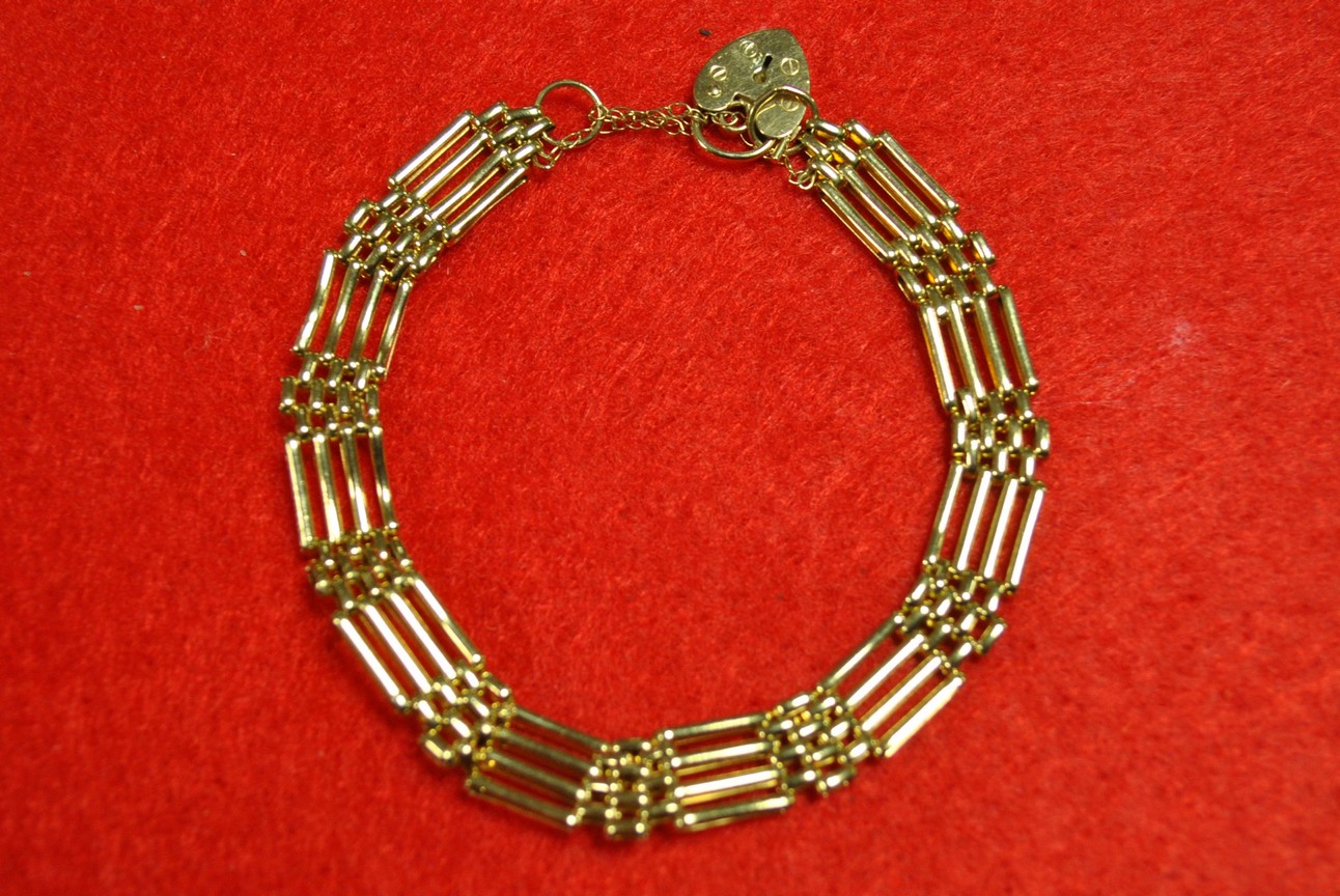 9ct Gold Gate Bracelet