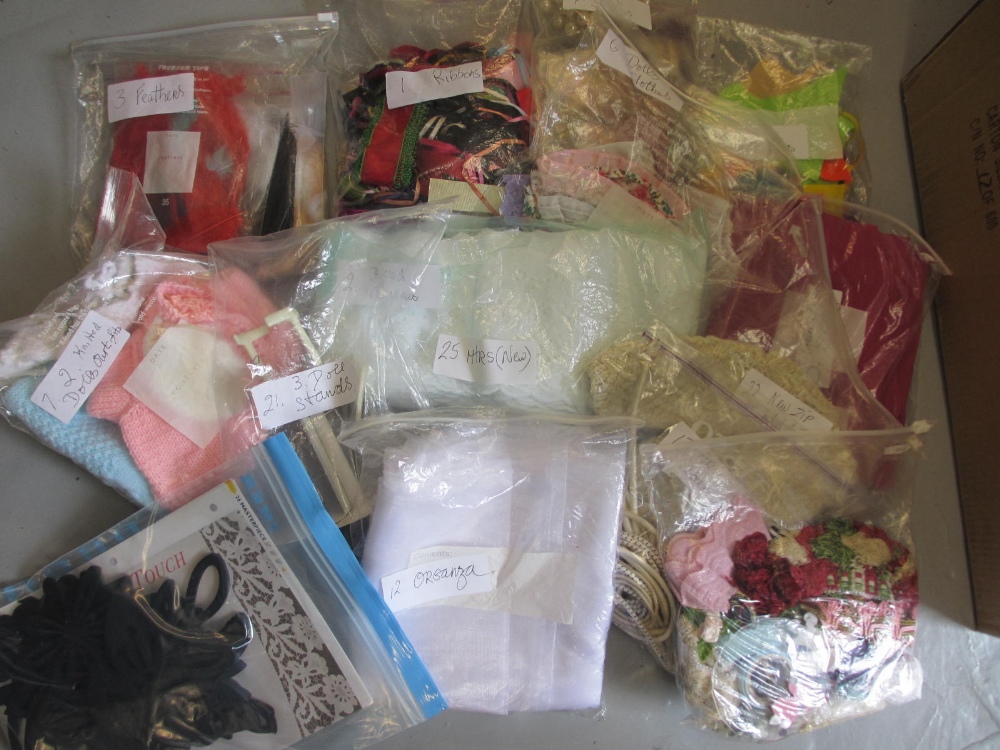 Quantity of various dolls clothes, trimmings etc