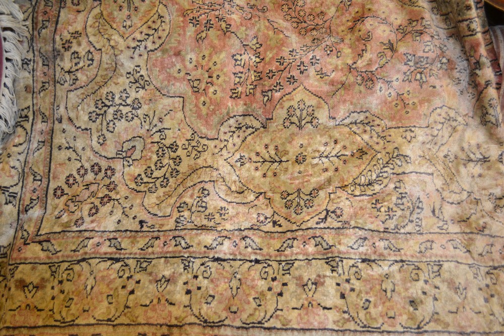 Modern Kashan rug with medallion and floral design in shades of pink and cream