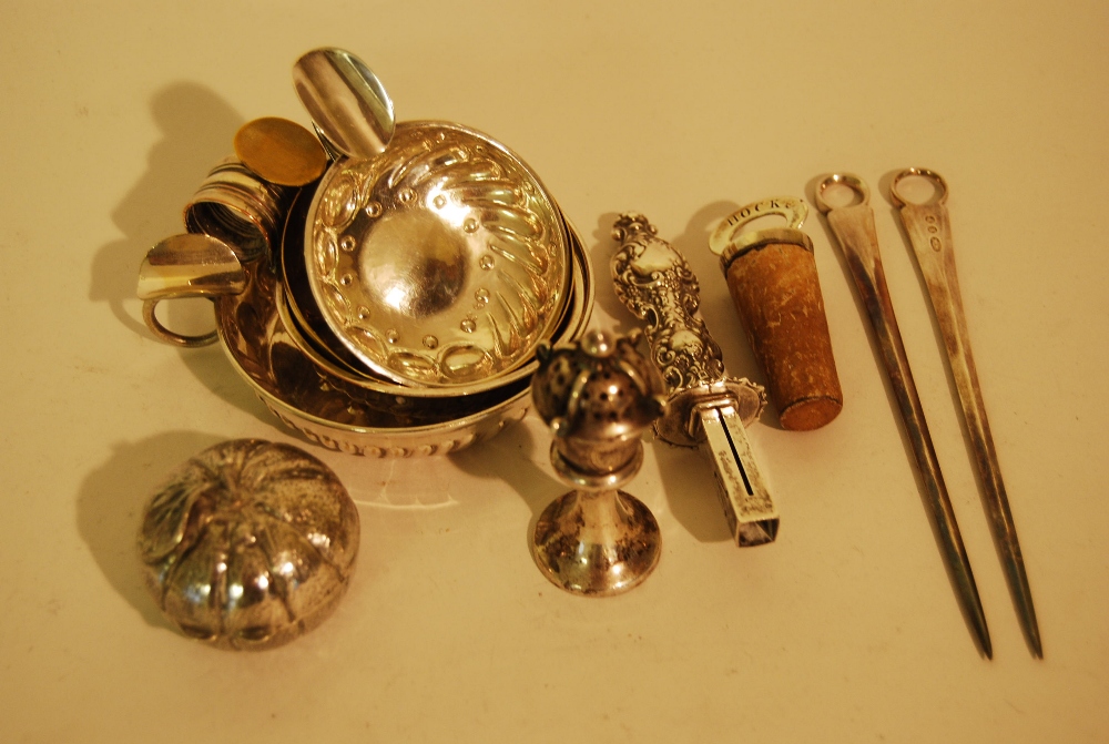 Small Continental silver melon form box, a silver handle, an oriental white metal pepper, four tasse