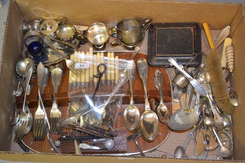 Small quantity of miscellaneous silver and silver plated items