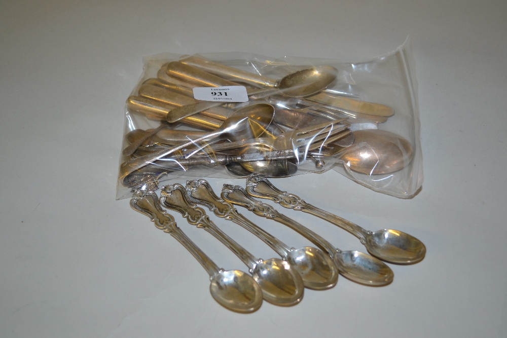 Set of five Victorian silver ice cream spoons, set of six silver handled tea knives and forks and