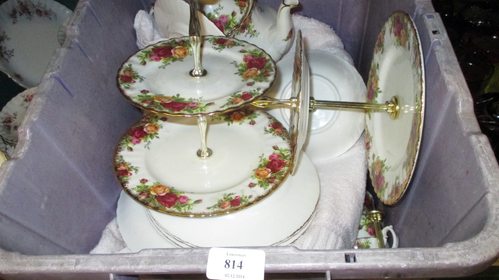 Royal Albert Old Country Roses pattern dinner and tea service including two cake stands