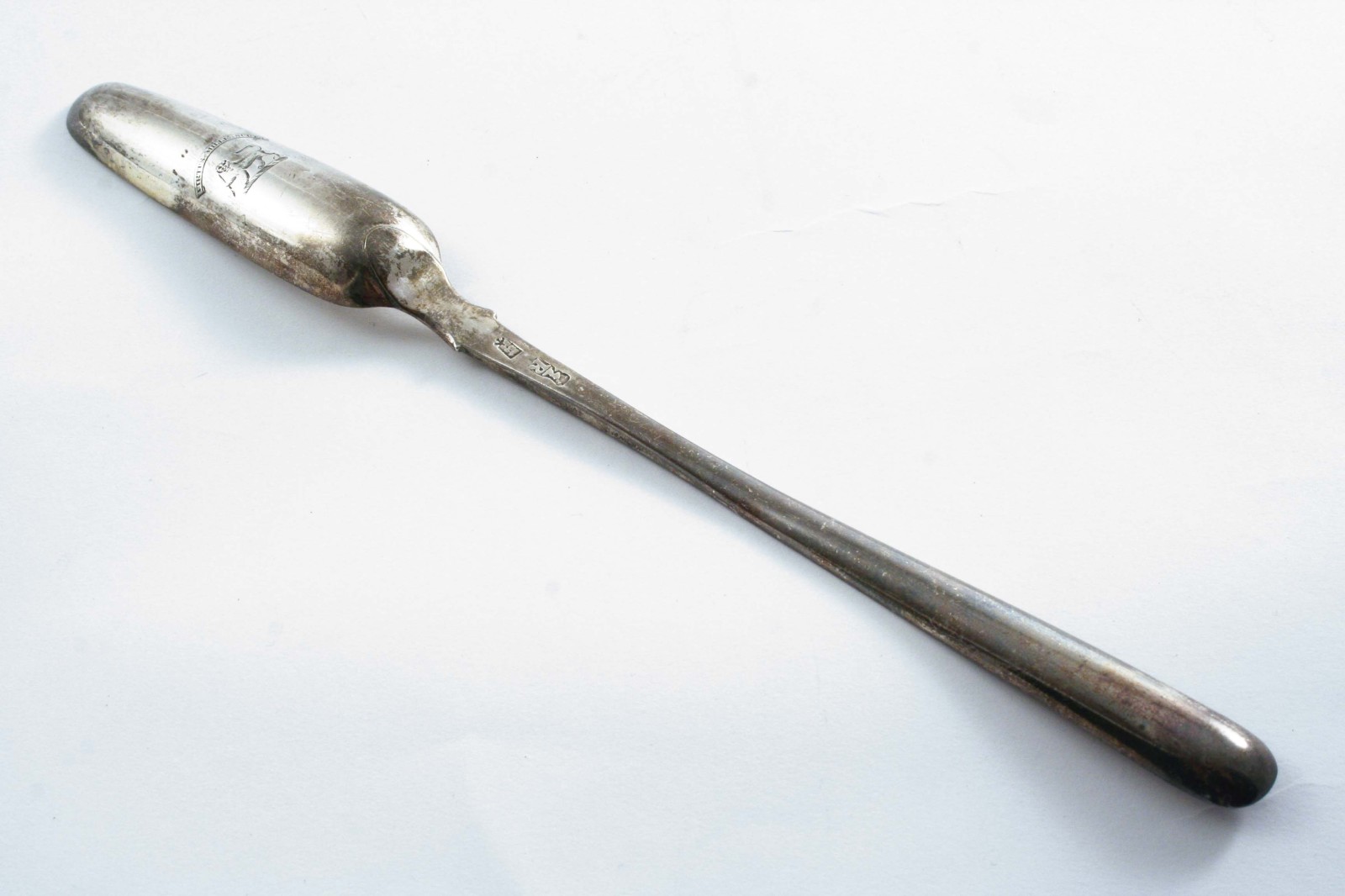 A RARE EARLY 19TH CENTURY MALTESE LARGE MARROW SCOOP with a single drop & shoulders, engraved