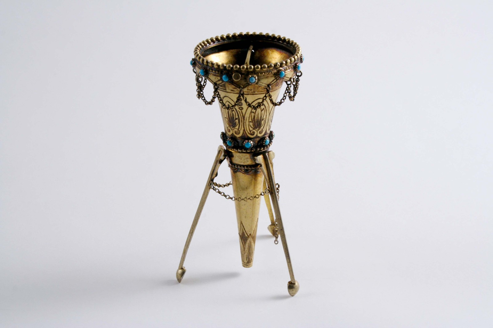 A VICTORIAN SILVERGILT POSY HOLDER with engraved decoration, set with two rows of turquoise-coloured