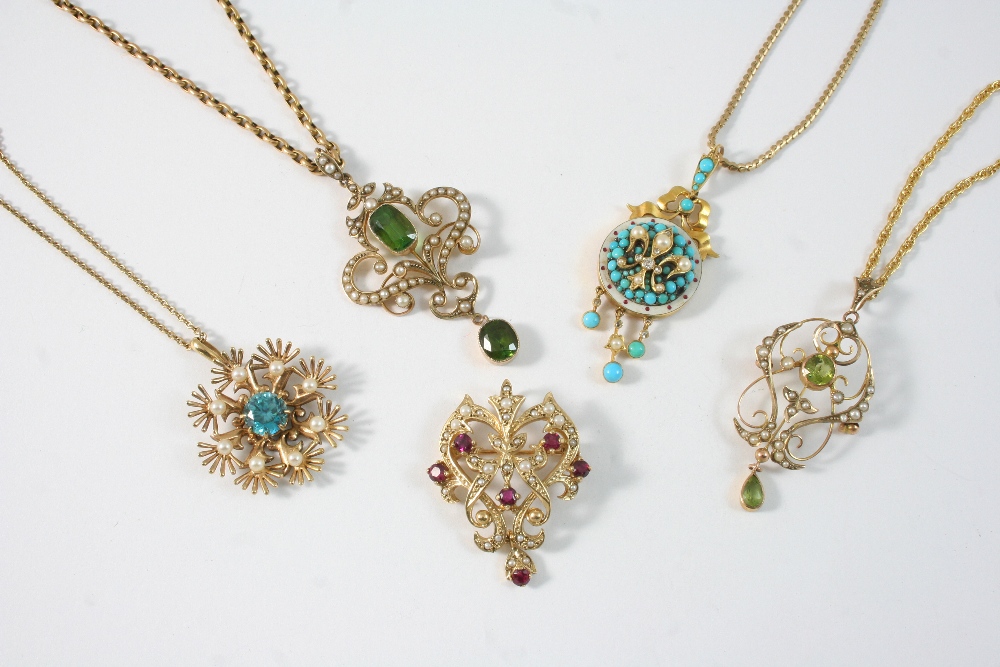 A LATE VICTORIAN TURQUOISE, PEARL, DIAMOND AND ENAMEL PENDANT centred with a fleur-de-lys motif