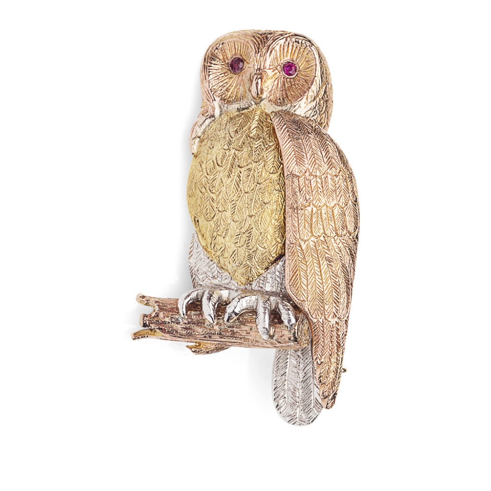 A multi-coloured gold novelty broochmodelled as an owl in 9ct yellow, rose and white gold, the