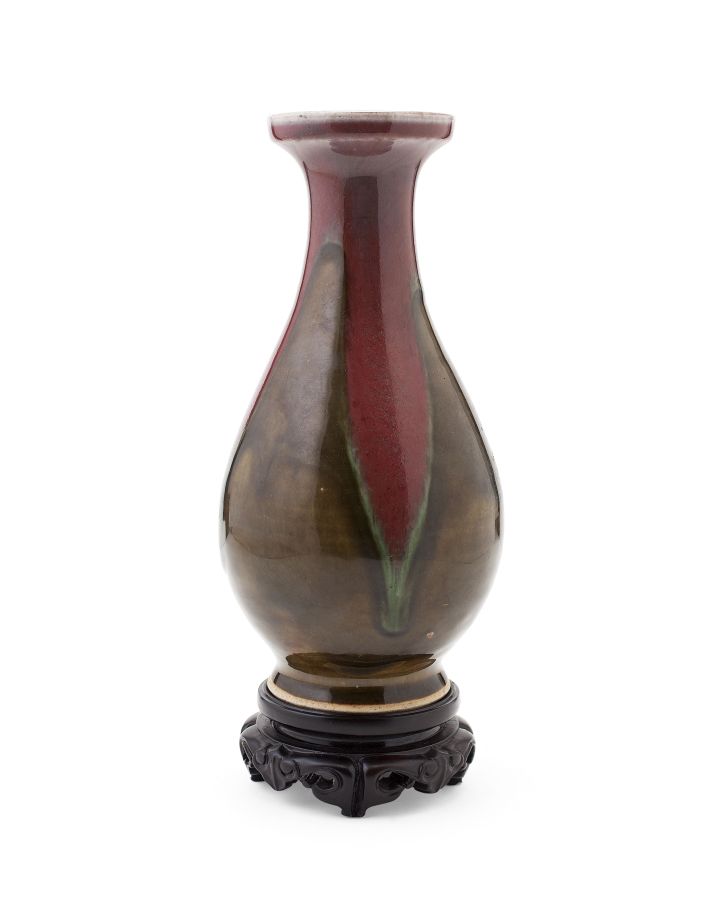 CHINESE FLAMBE GLAZED VASELATE QING DYNASTYthe baluster sides decorated in green and red glaze21cm