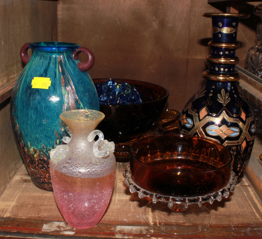 An eclectic range of household glassware, to include vases, bowls, serving dish, etc