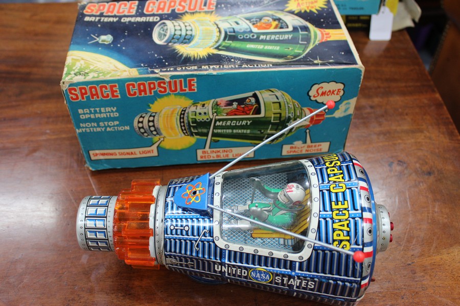 A JAPANESE MADE BATTERY OPERATED SPACE CAPSULE with original box