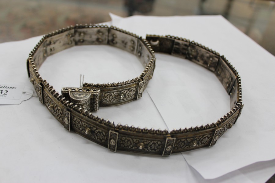 AN EARLY 20TH CENTURY RUSSIAN SILVER GILT BELT consisting of seventeen sections with makers mark A