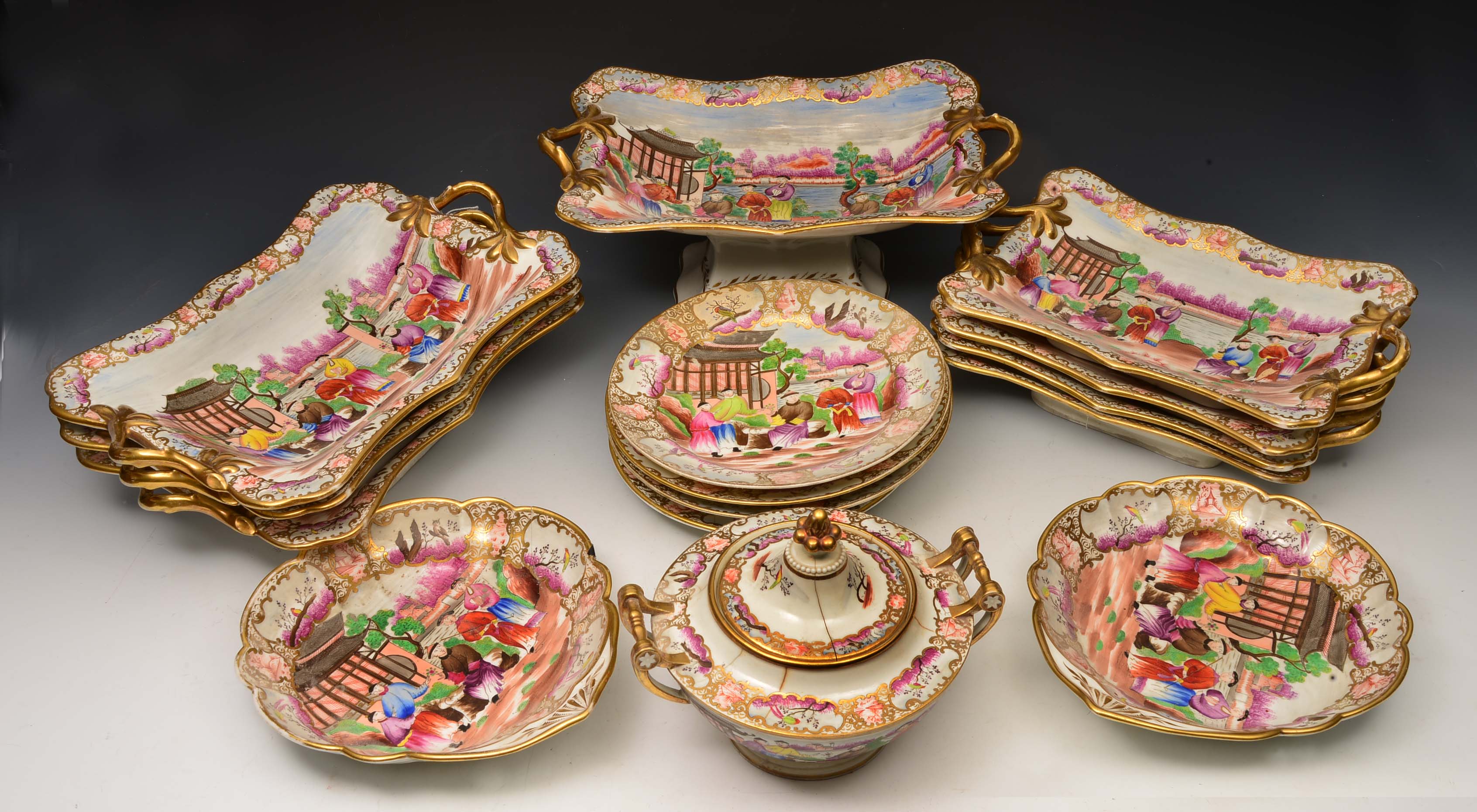 AN EARLY 19TH CENTURY POSSIBLY SWANSEA, PORCELAIN PART DINNER SERVICE decorated in the Mandarin