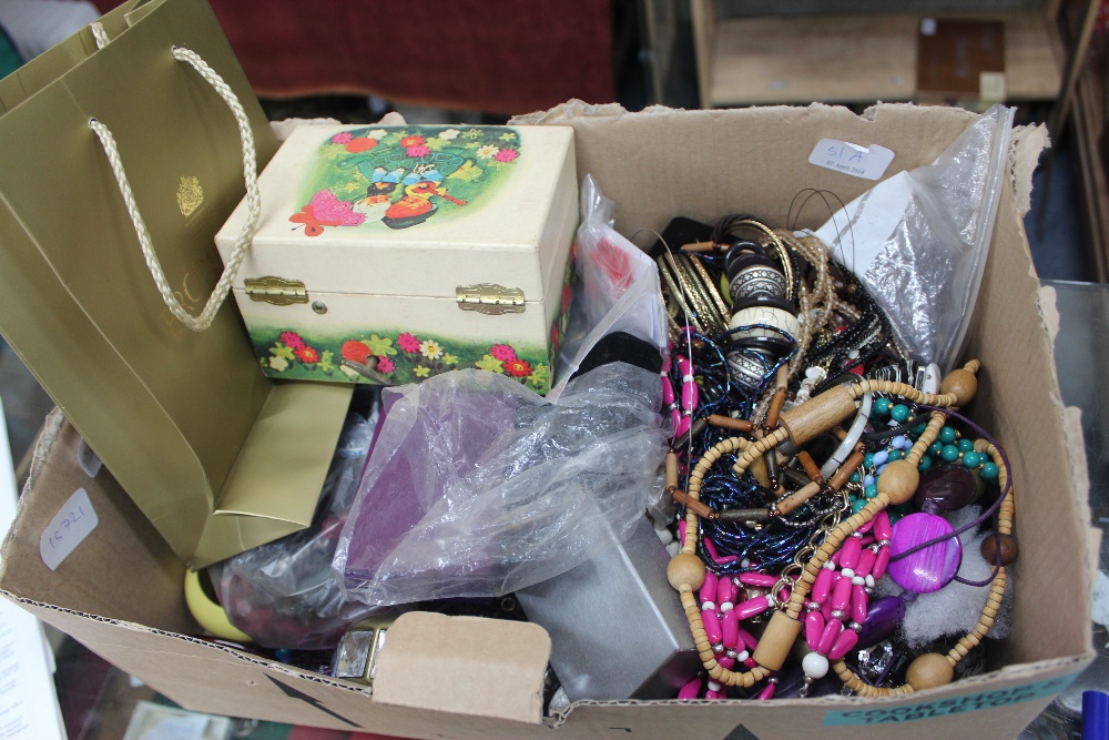 A LARGE QUANTITY OF COSTUME JEWELLERY