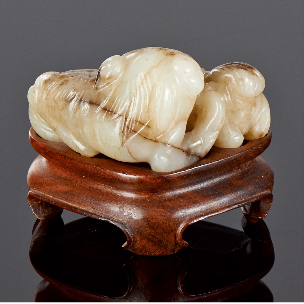 A BURNT JADE `LION AND CUB GROUP` PENDANT MING DYNASTY (1368-1644) L 5.1 cm. (2 in.) ? ??????????? - Image 2 of 3