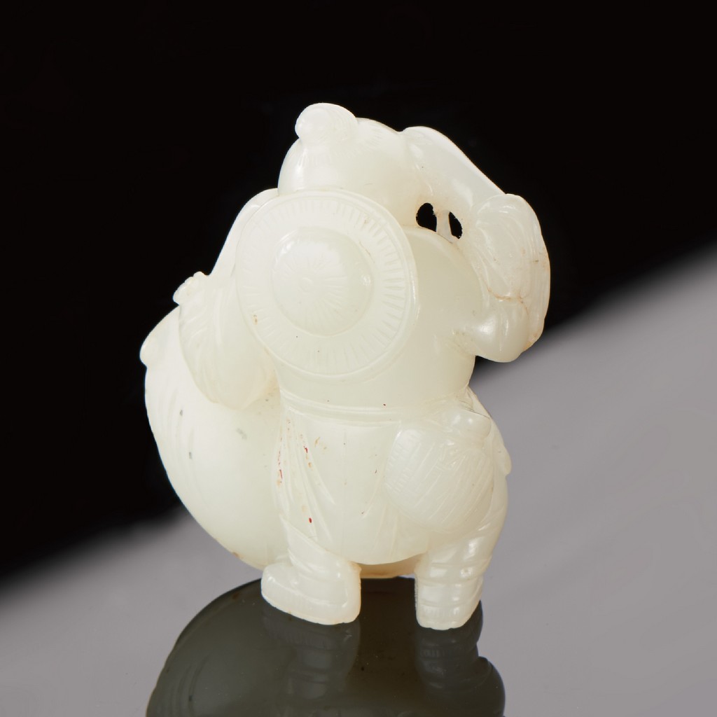 A WHITE JADE FISHERMAN PENDANT QING DYNASTY (1644-1911) H 5.6 cm. (2 1/4 in.) ? ?????????? - Image 2 of 3