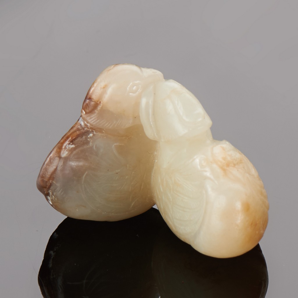 THREE WHITE JADE ANIMAL CARVINGS QING DYNASTY (1644-1911) The largest: L 4.9 cm. (2 in.) ? ?????? - Image 7 of 7