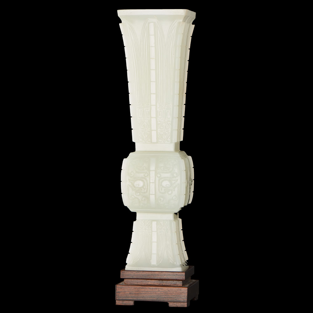 A WHITE JADE `TAOTIE MASK` ARCHAISTIC BEAKER VASE, FANG GU QIANLONG PERIOD (1736-1795) H 19.5 cm. (7 - Image 4 of 7