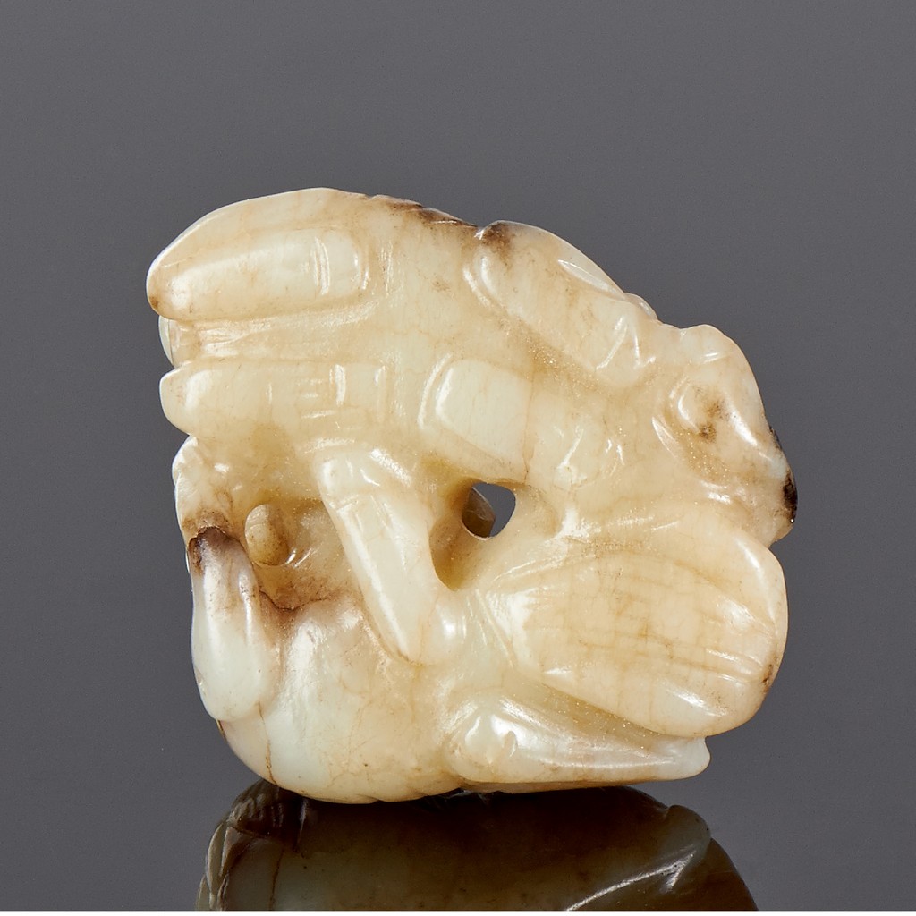 A BURNT JADE `LION AND CUB GROUP` PENDANT MING DYNASTY (1368-1644) L 5.1 cm. (2 in.) ? ??????????? - Image 3 of 3