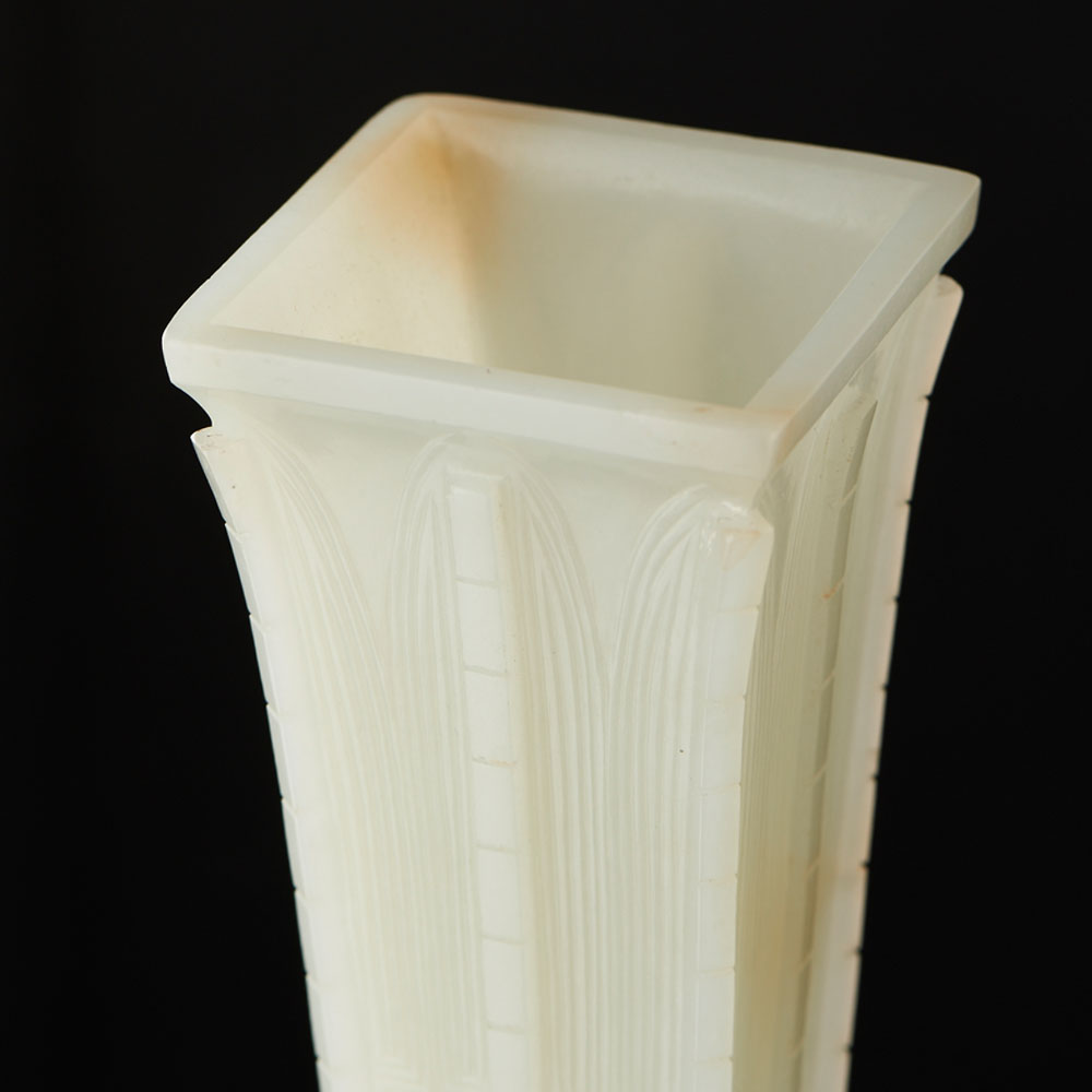 A WHITE JADE `TAOTIE MASK` ARCHAISTIC BEAKER VASE, FANG GU QIANLONG PERIOD (1736-1795) H 19.5 cm. (7 - Image 6 of 7