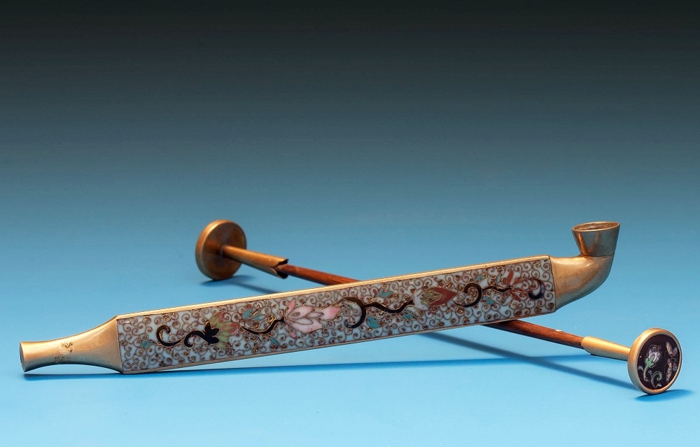 A Japanese cloisonné pipeprobably for opium, of slightly convex, slender rectangular form with