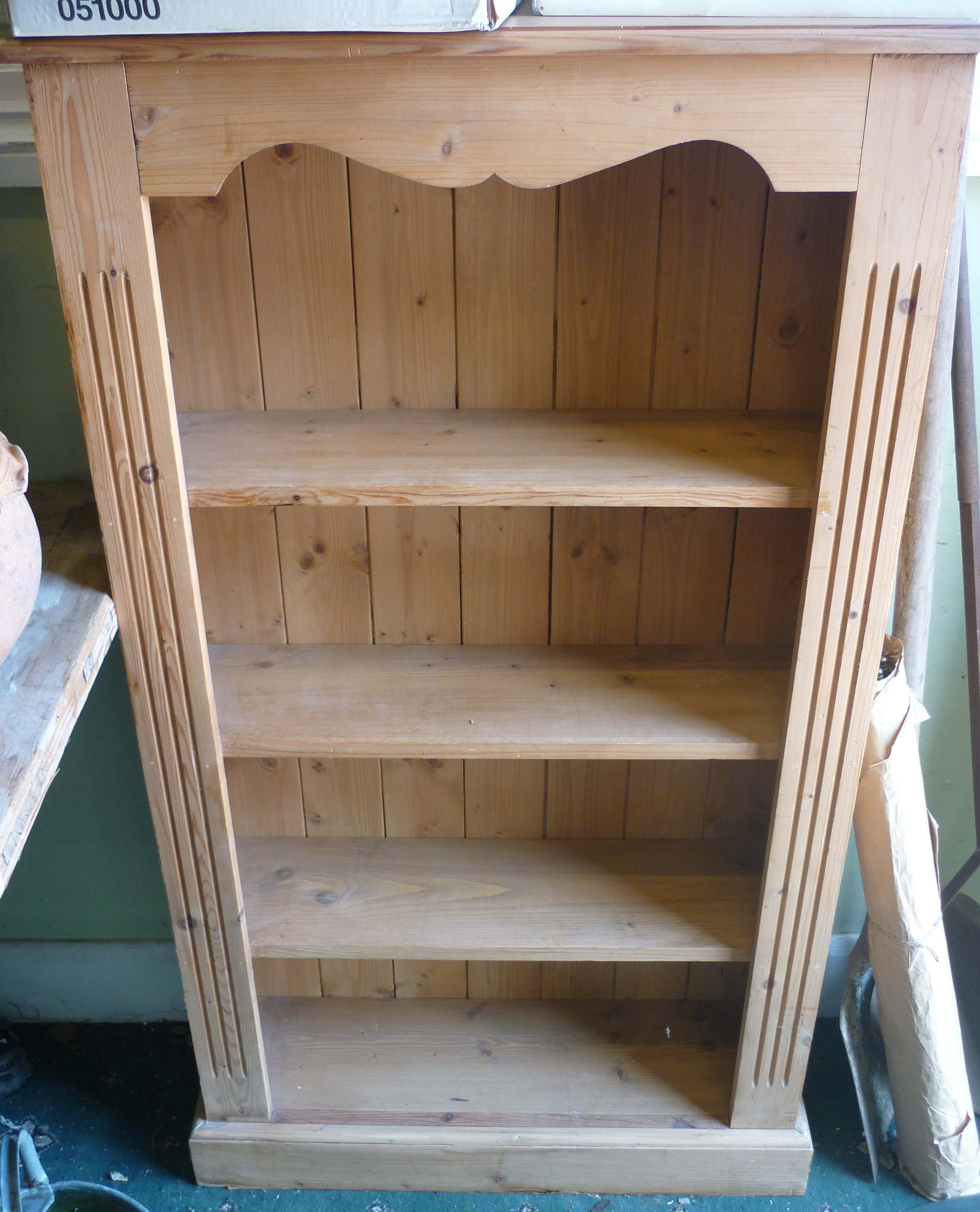 Pine open bookshelves