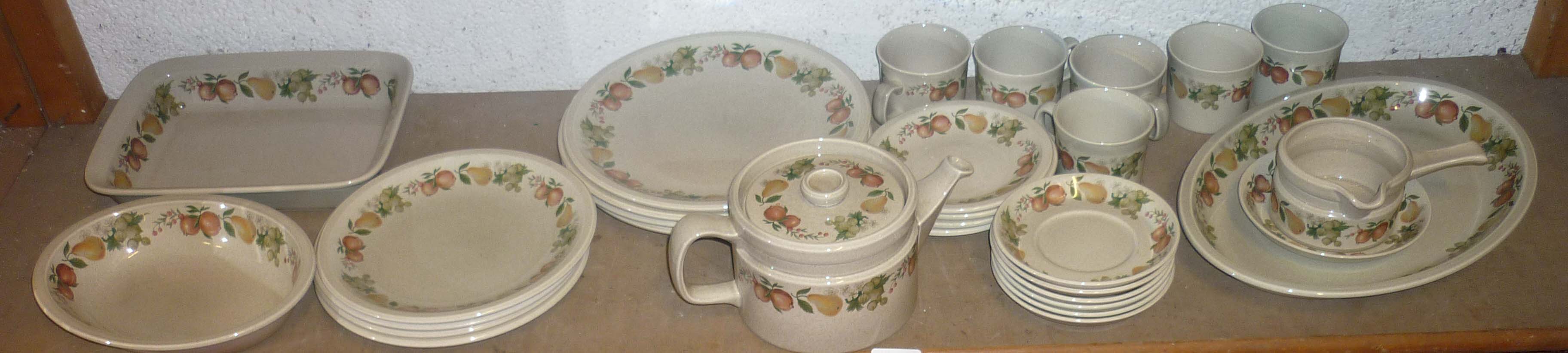 Wedgwood Quince dinner and tea tableware incl. teapot, gravy boat and meat plates