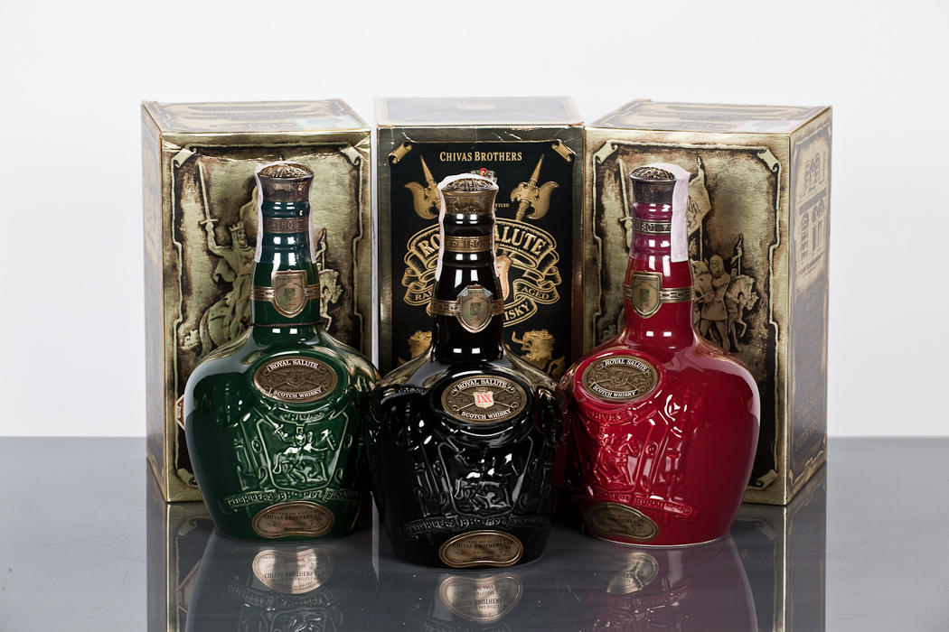 CHIVAS BROTHER ROYAL SALUTE LXX 21 YEAR OLD  Blended Scotch Whisky in black Wade ceramic decanter.