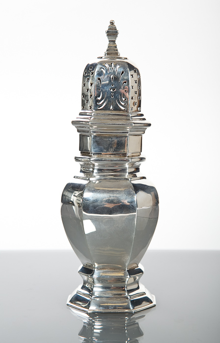 EARLY 20TH CENTURY LARGE SILVER SUGAR CASTER of octagonal baluster form, London hallmarks,